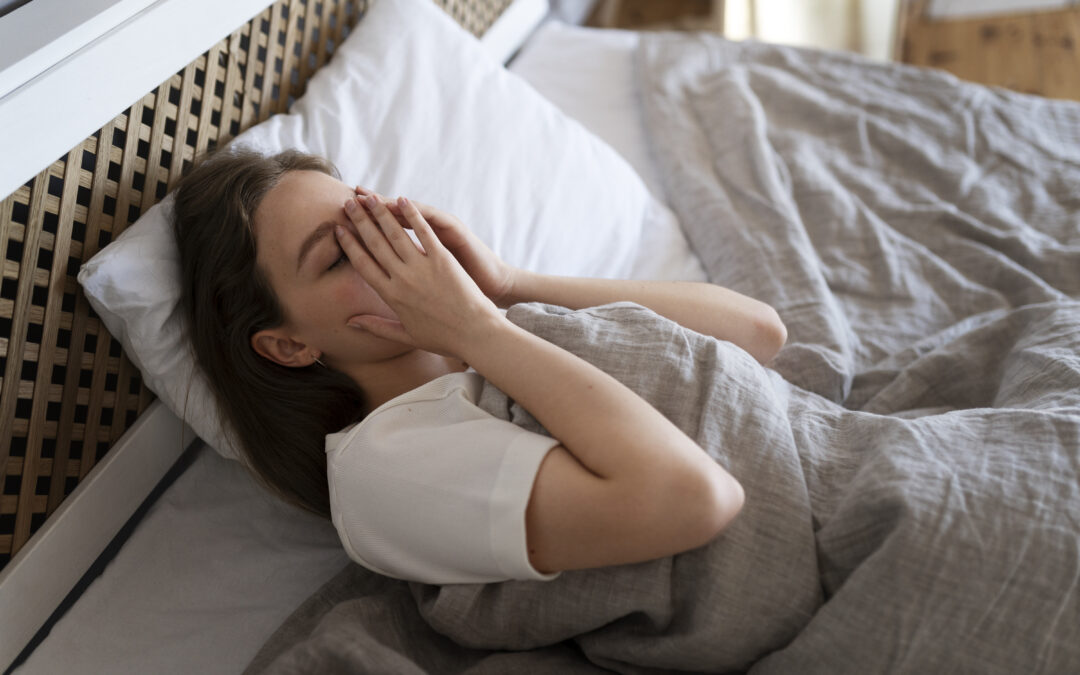 Besser schlafen: Gedankenkarussell stoppen – wie dein Körper „Entwarnung“ lernt